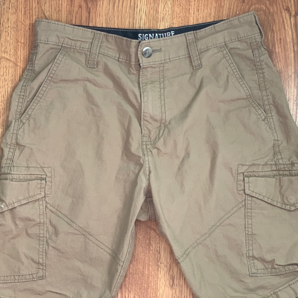 Signature by Levi Strauss cargo khaki shorts
